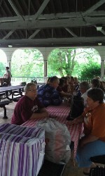 mb-pam-massey-vicky-bealer-group.jpg (79043 bytes)