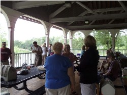 old-friends.jpg (118343 bytes)