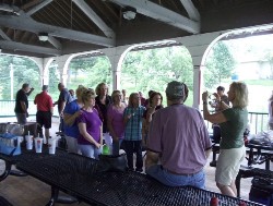 taking-pictures.JPG (135626 bytes)